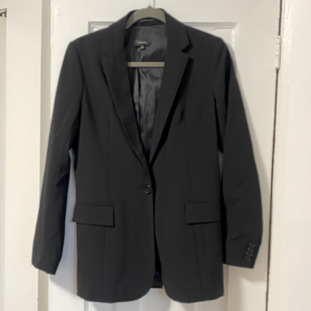 Aritzia Babaton black blazer